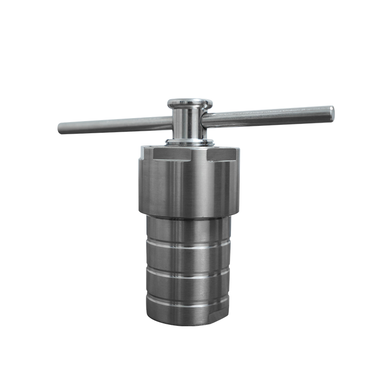 Hydrothermal synthesis reactor